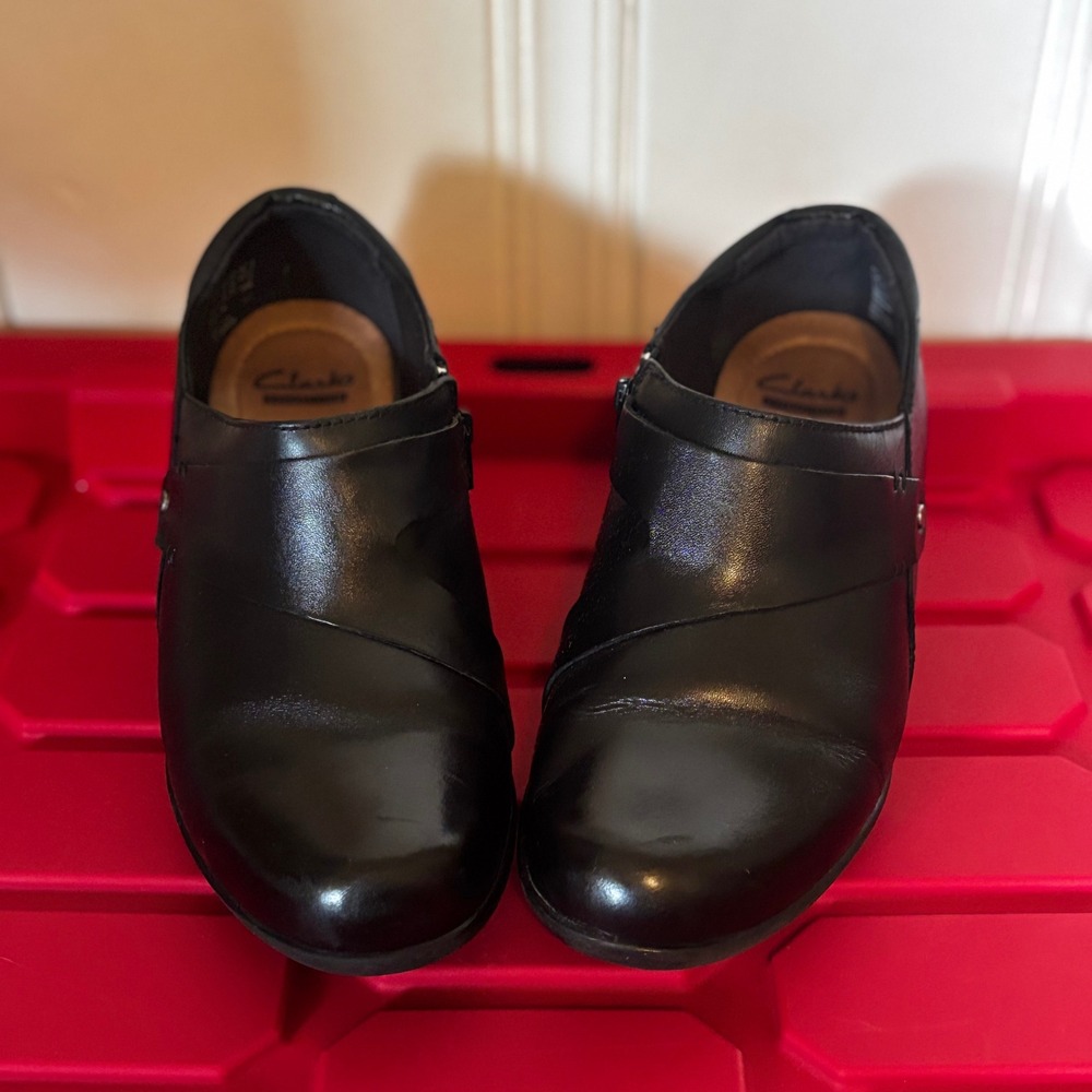 Clarks Women's Channing Ann Shoes US‎ 7.5 EUC Black Leather Side Zip Closure